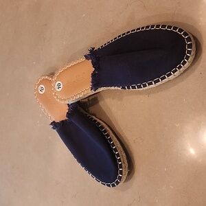 SPLENDID Jamie Canvas Mules SZ10 NWOB